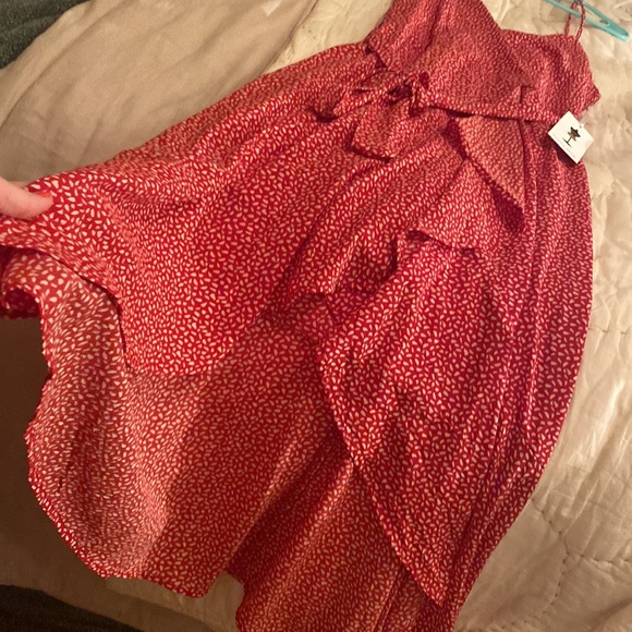 Red dress - Picture 2 of 4